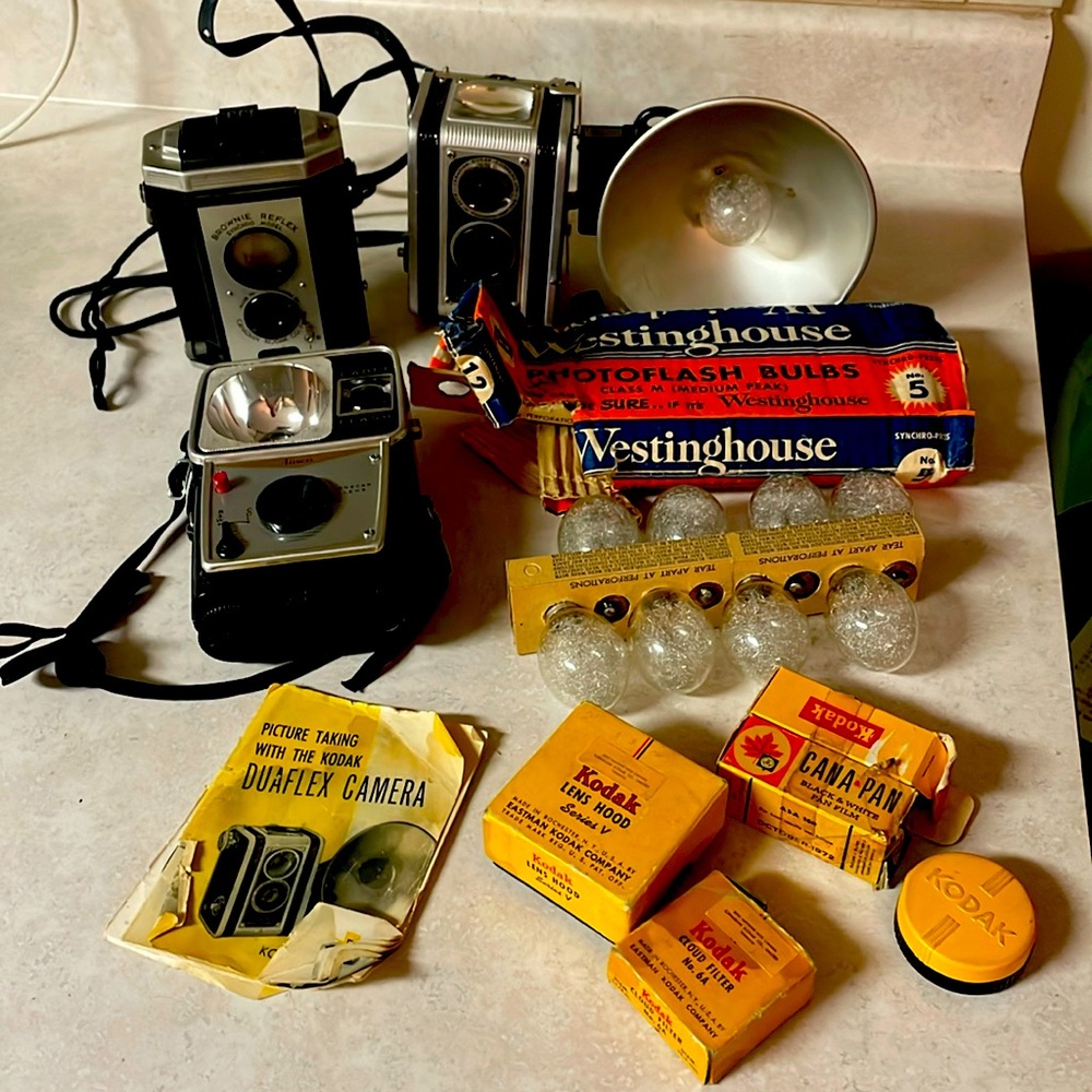 Camera lot of 3 cameras and extras